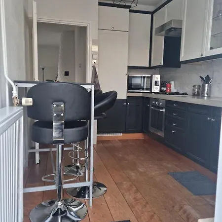 Holiday home Cosy & Modern 3 Bedroom House Close To The *